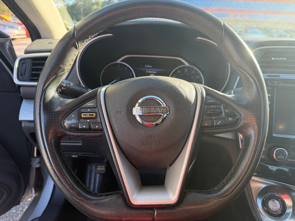 2017 Nissan Maxima Image 10