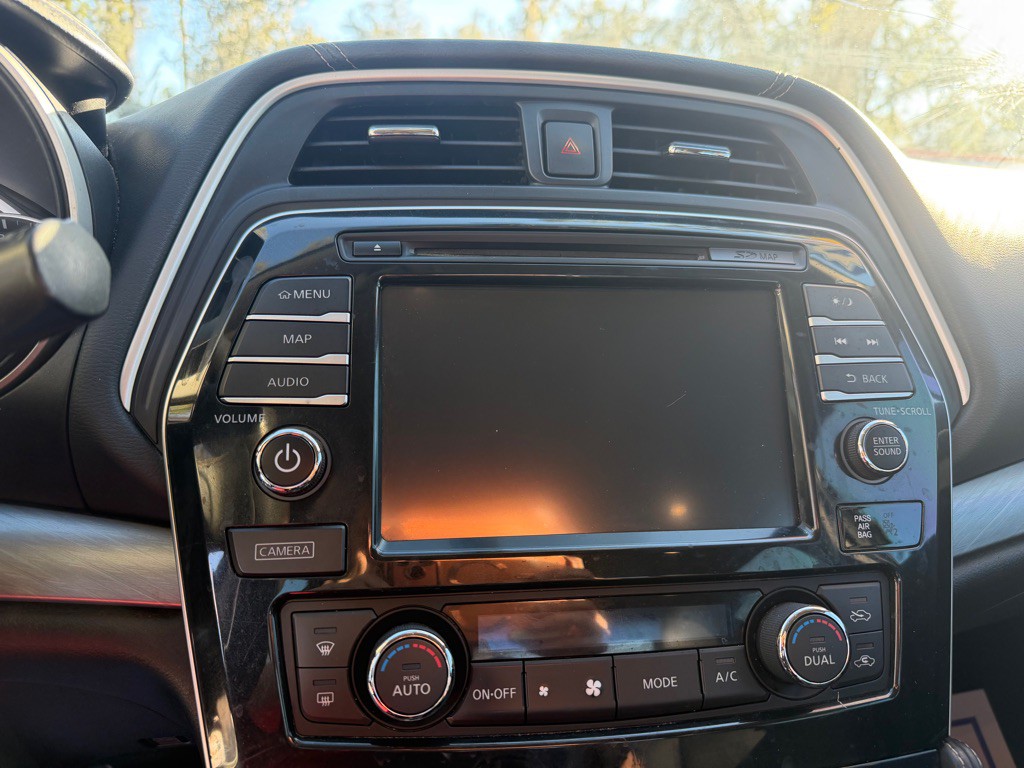 2017 Nissan Maxima Image 13