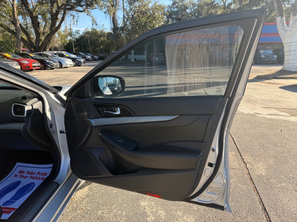 2017 Nissan Maxima Image 22