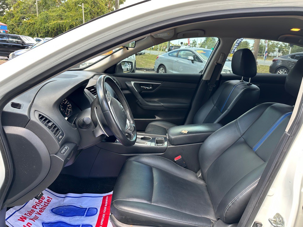 2018 Nissan Altima Image 10
