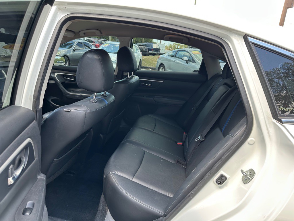2018 Nissan Altima Image 12