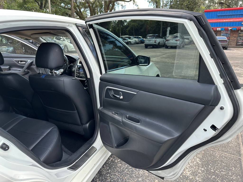 2018 Nissan Altima Image 13