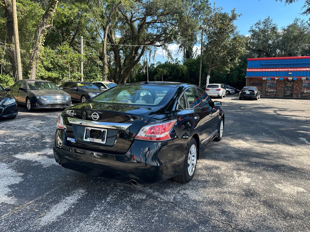 2015 Nissan Altima Image 4