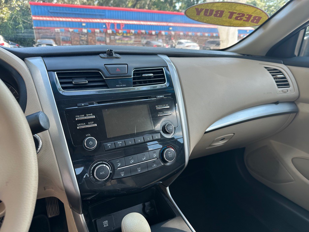 2015 Nissan Altima Image 11