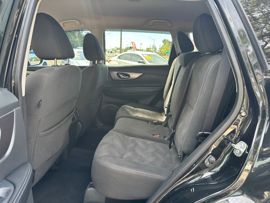 2016 Nissan Rogue Image 17