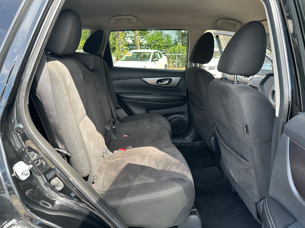 2016 Nissan Rogue Image 19