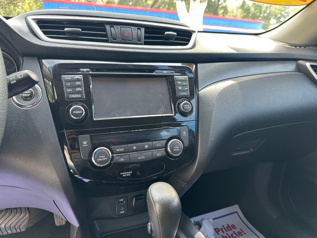 2016 Nissan Rogue Image 26