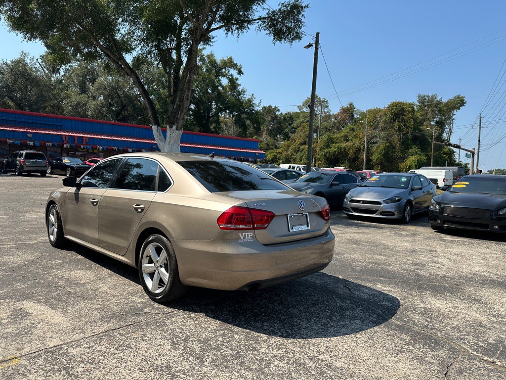 2015 Volkswagen Passat Image 3