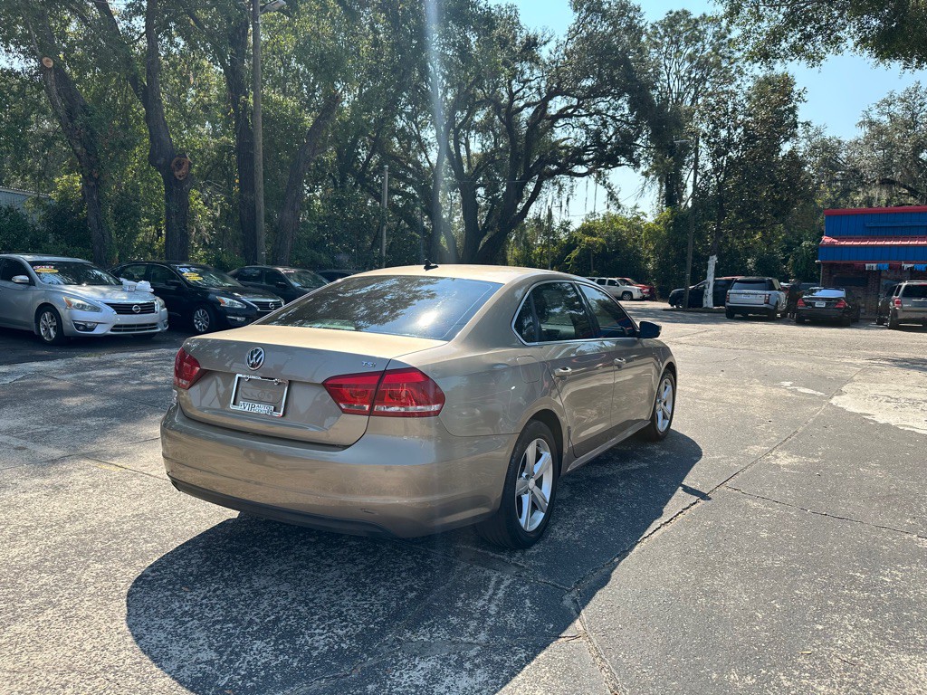 2015 Volkswagen Passat Image 5