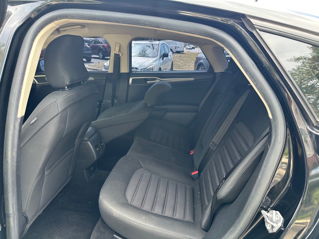 2017 Ford Fusion Image 14