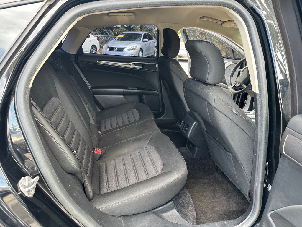 2017 Ford Fusion Image 16