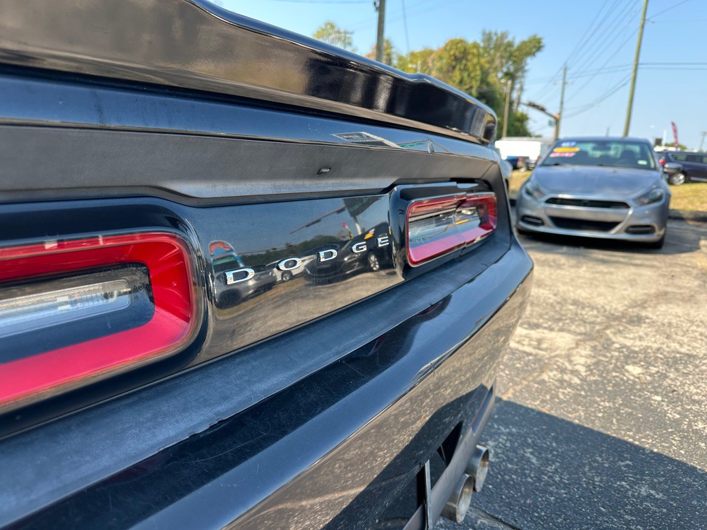 2015 Dodge Challenger Image 11