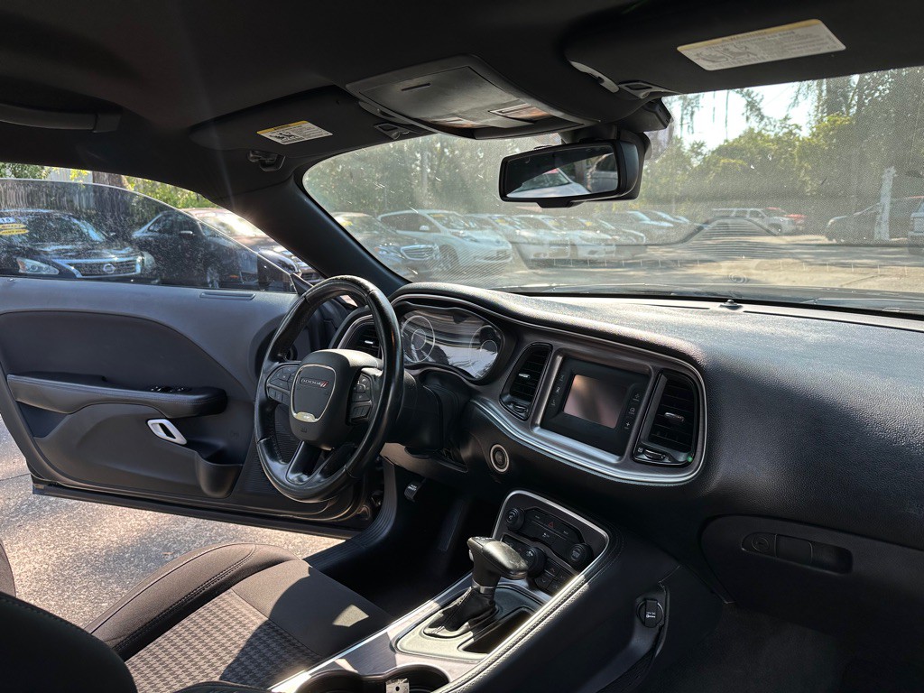 2015 Dodge Challenger Image 21