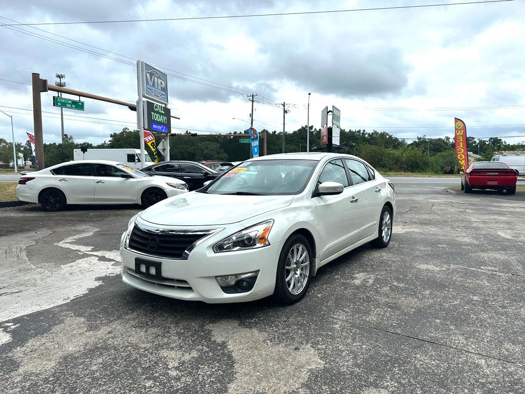 2015 Nissan Altima Image 1
