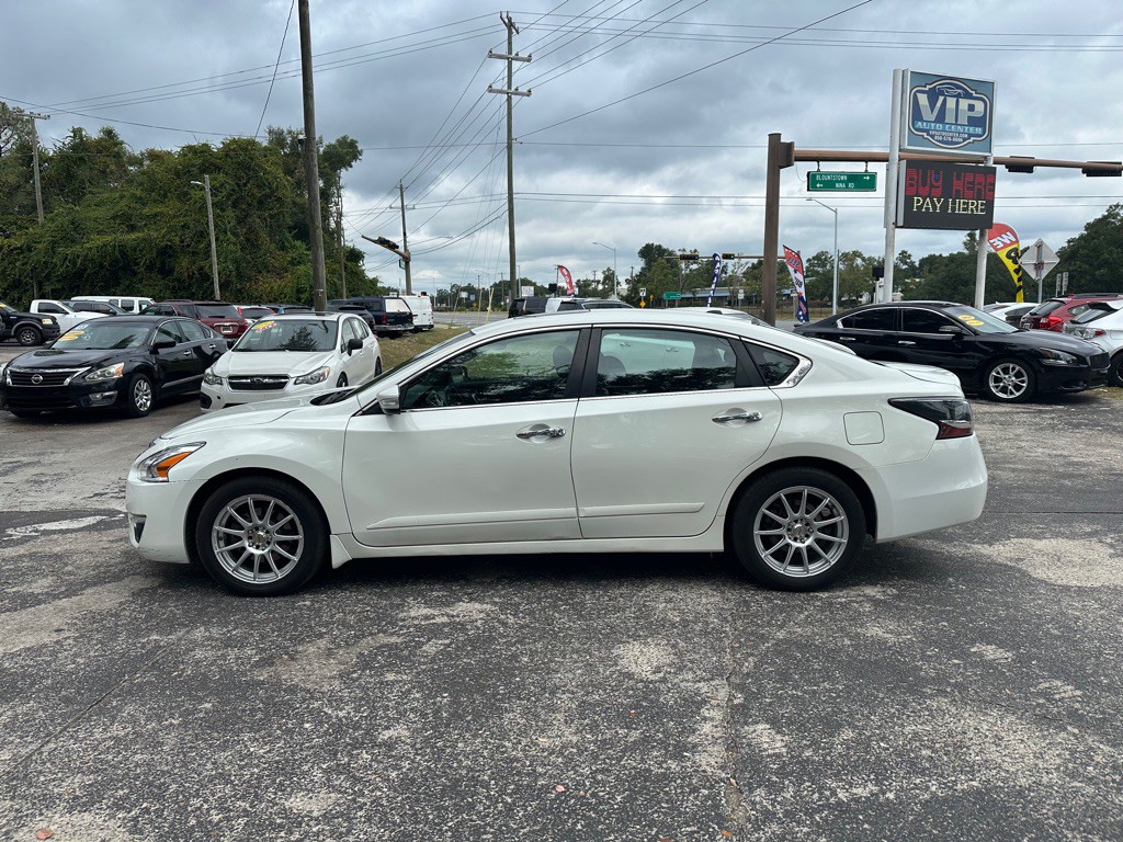 2015 Nissan Altima Image 2