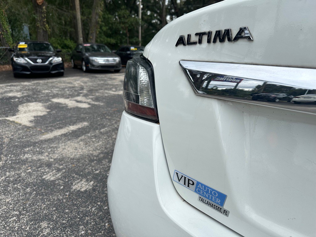 2015 Nissan Altima Image 8