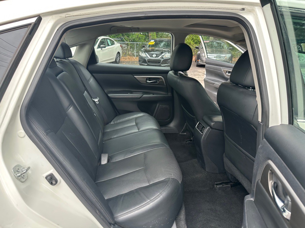 2015 Nissan Altima Image 14