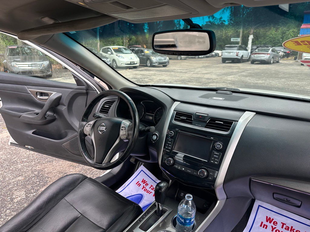 2015 Nissan Altima Image 17