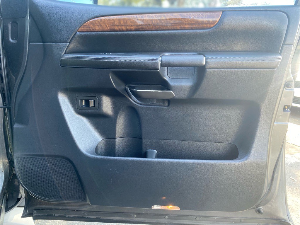2011 Nissan Armada Image 26