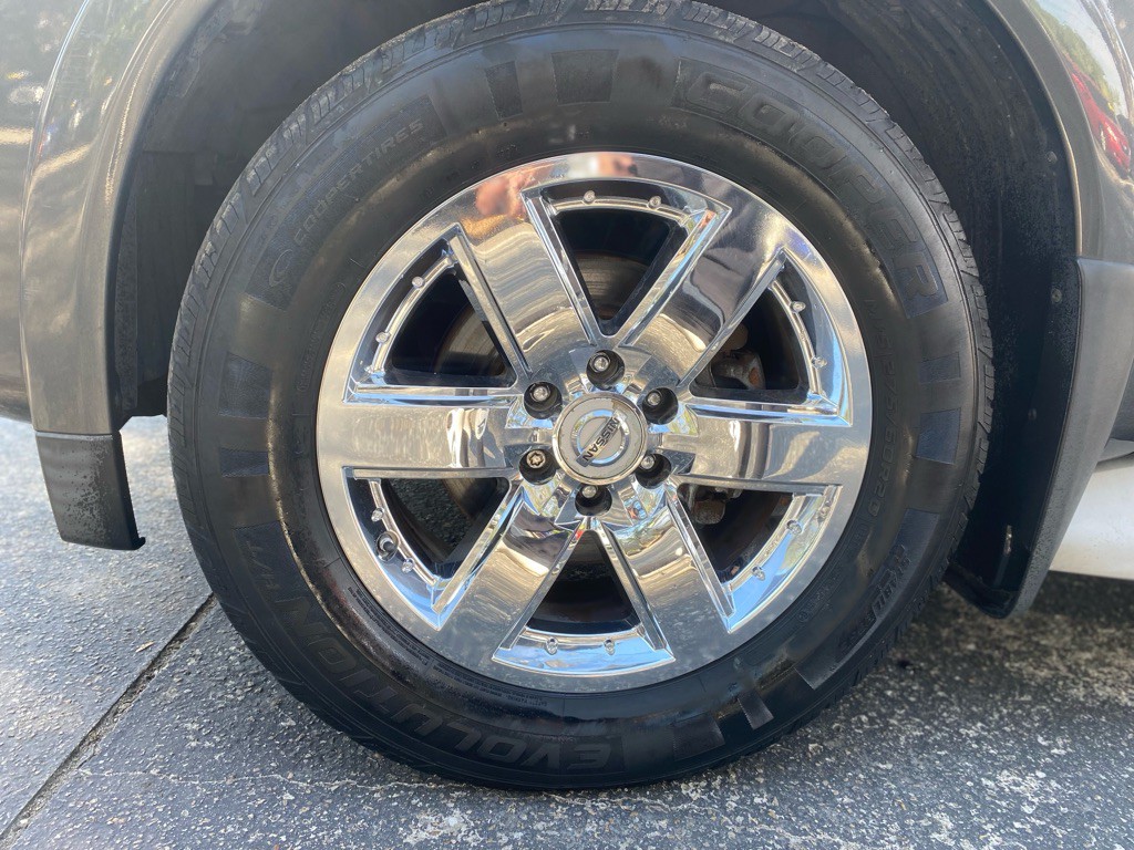 2011 Nissan Armada Image 10