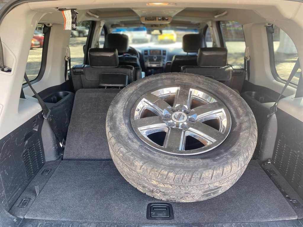 2011 Nissan Armada Image 19