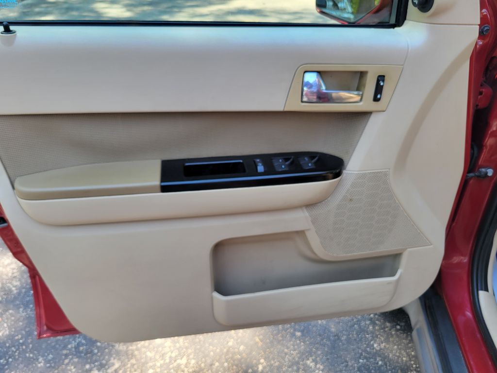2010 Ford Escape Image 18