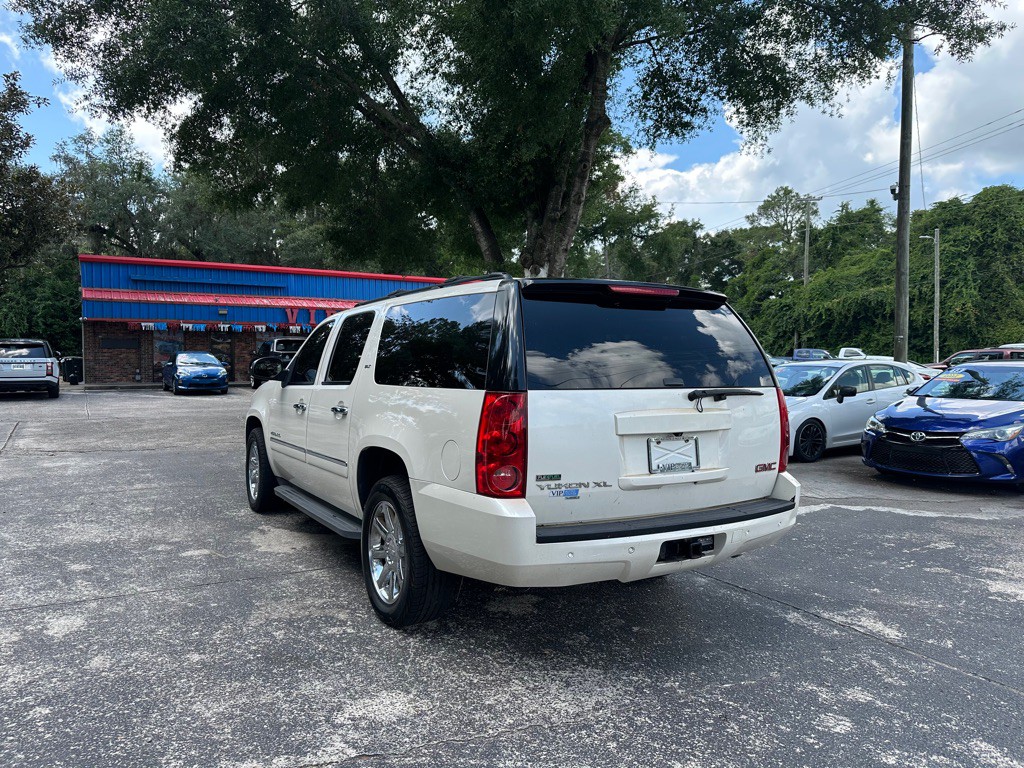 2012 GMC Yukon Image 3