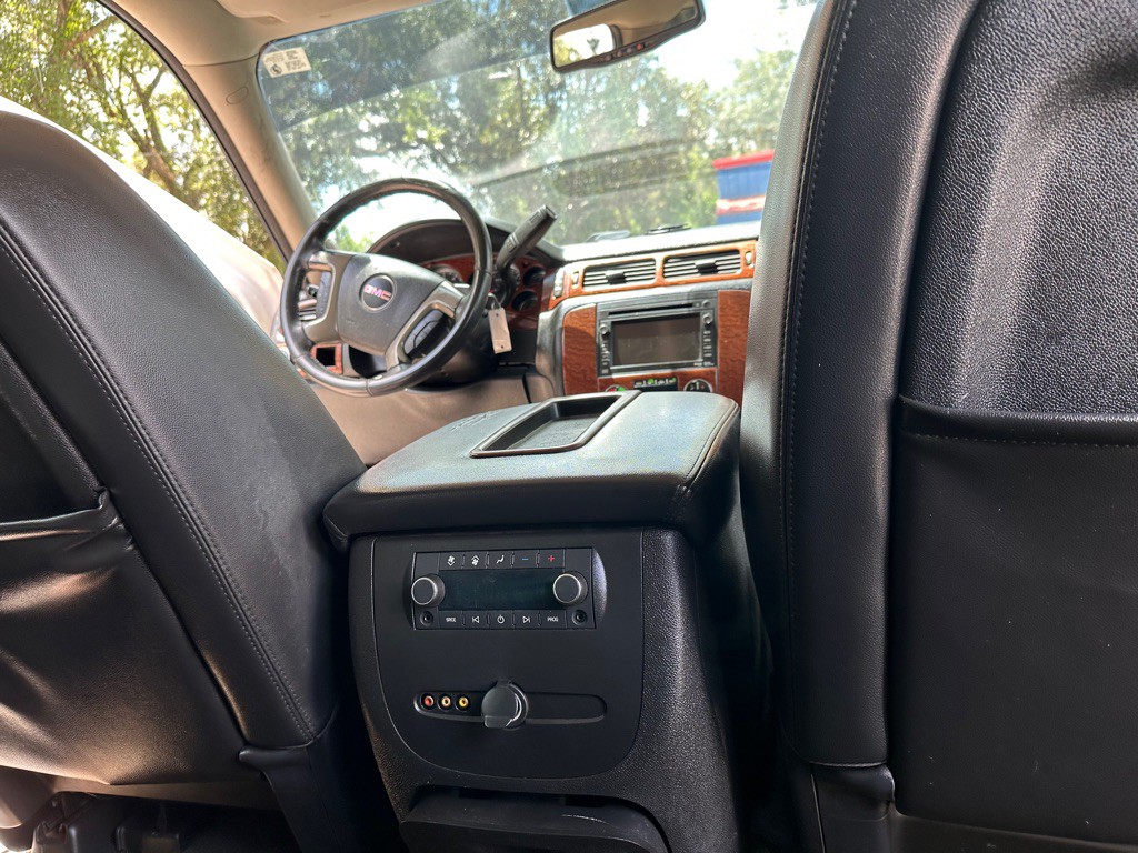 2012 GMC Yukon Image 16