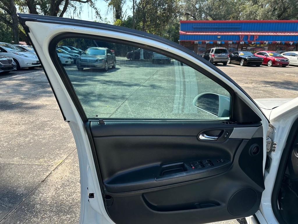 2016 Chevrolet Impala Image 9