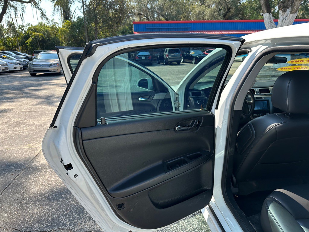 2016 Chevrolet Impala Image 11