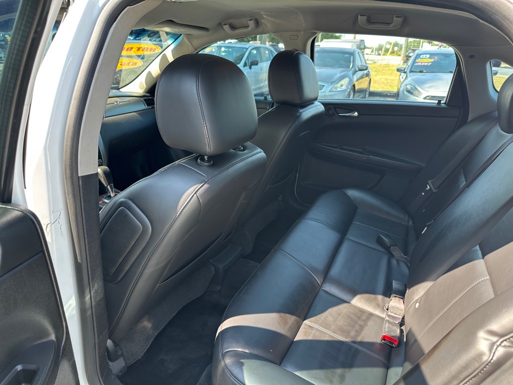 2016 Chevrolet Impala Image 12