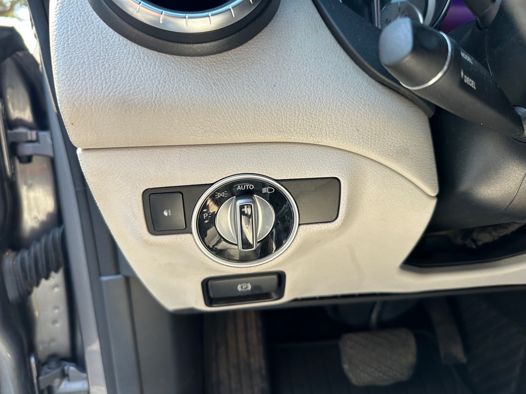 2015 Mercedes-Benz CLA-Class Image 12