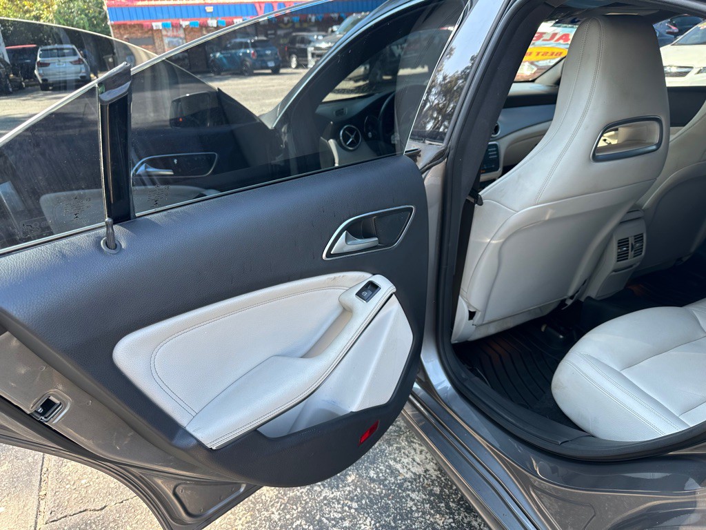 2015 Mercedes-Benz CLA-Class Image 14