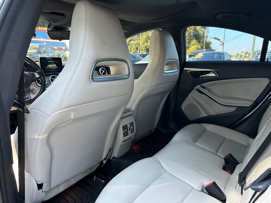 2015 Mercedes-Benz CLA-Class Image 16