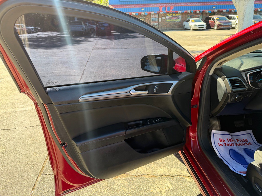 2017 Ford Fusion Image 12