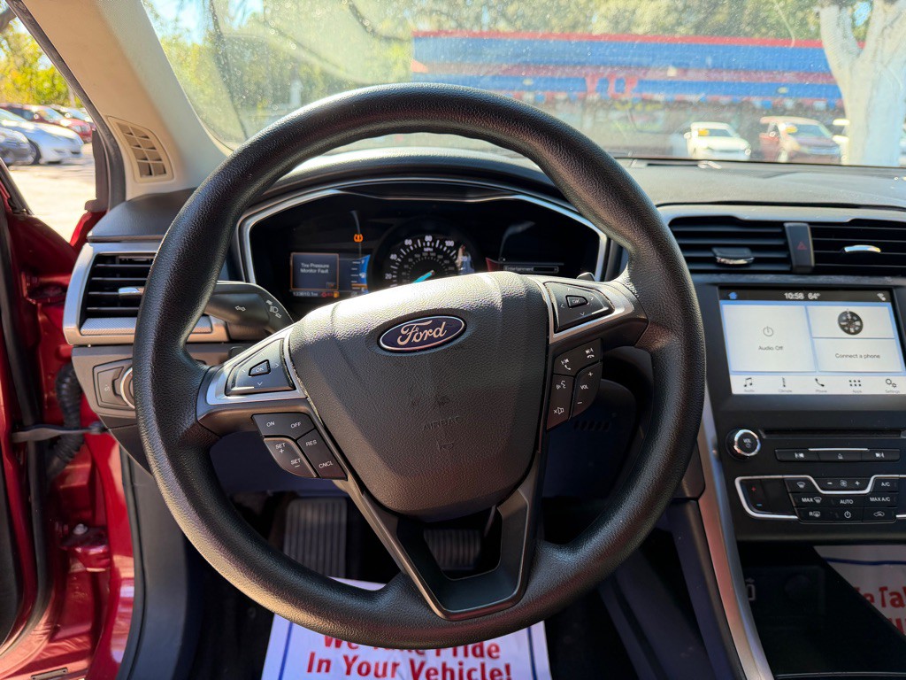 2017 Ford Fusion Image 15