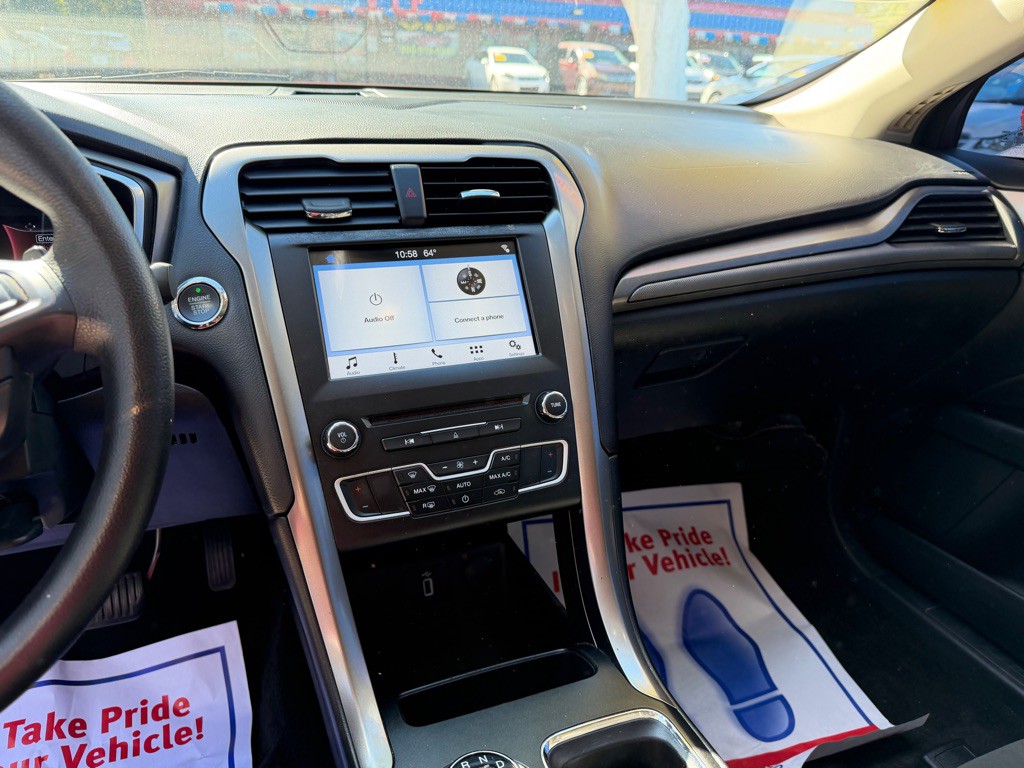 2017 Ford Fusion Image 16