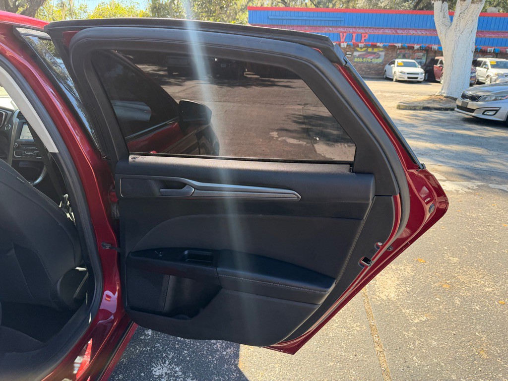 2017 Ford Fusion Image 21