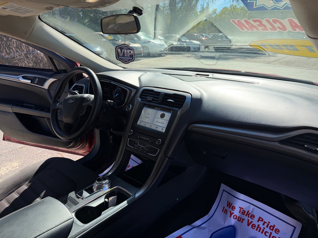 2017 Ford Fusion Image 25