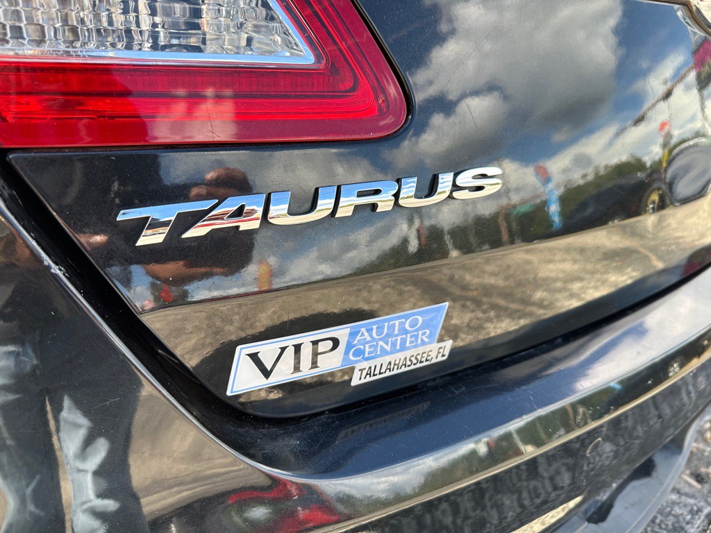 2015 Ford Taurus Image 12