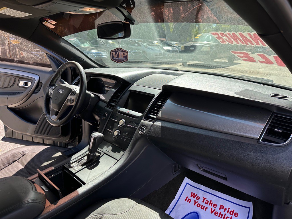 2015 Ford Taurus Image 17