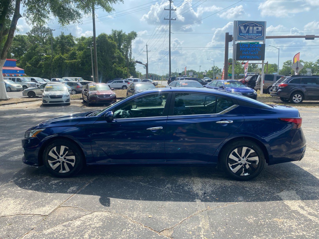 2019 Nissan Altima Image 2