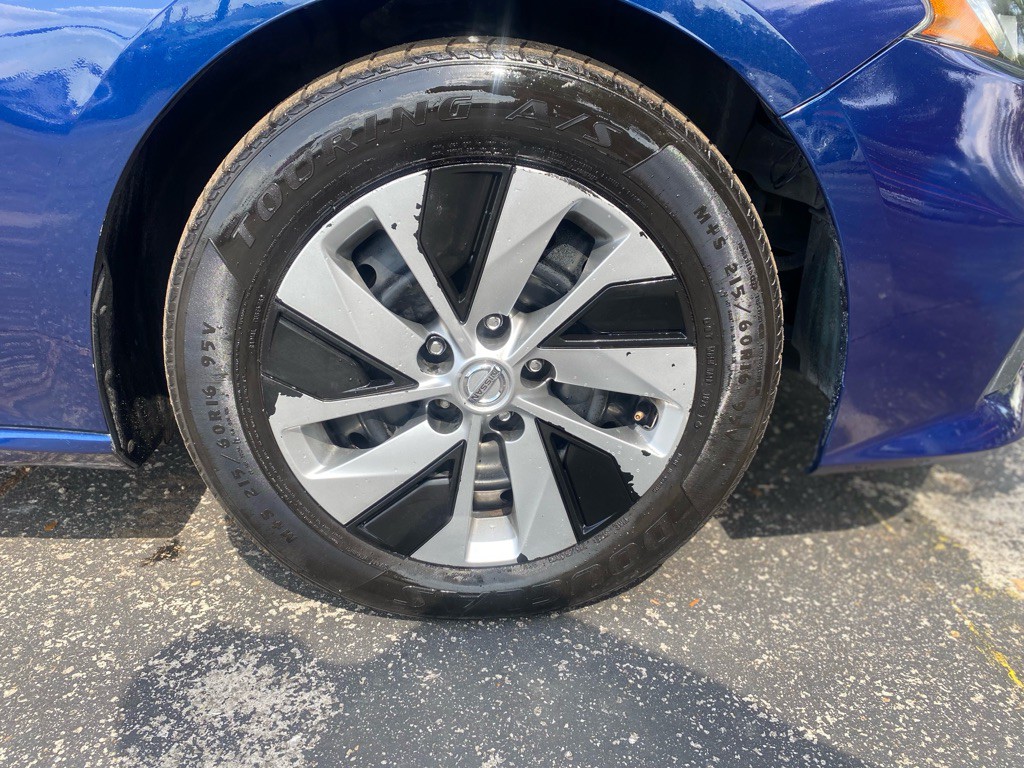 2019 Nissan Altima Image 9