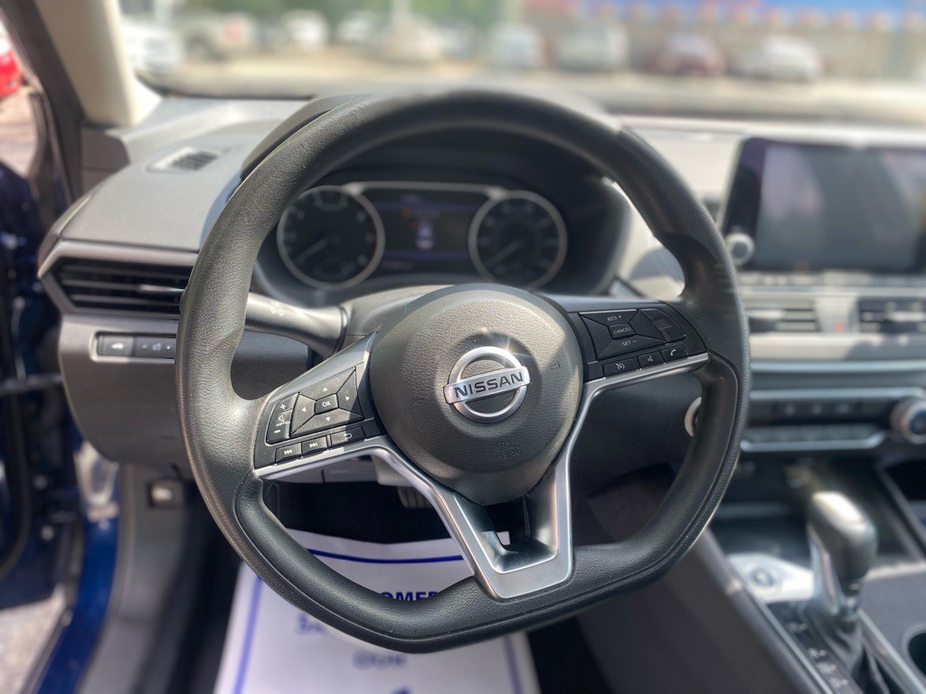 2019 Nissan Altima Image 10