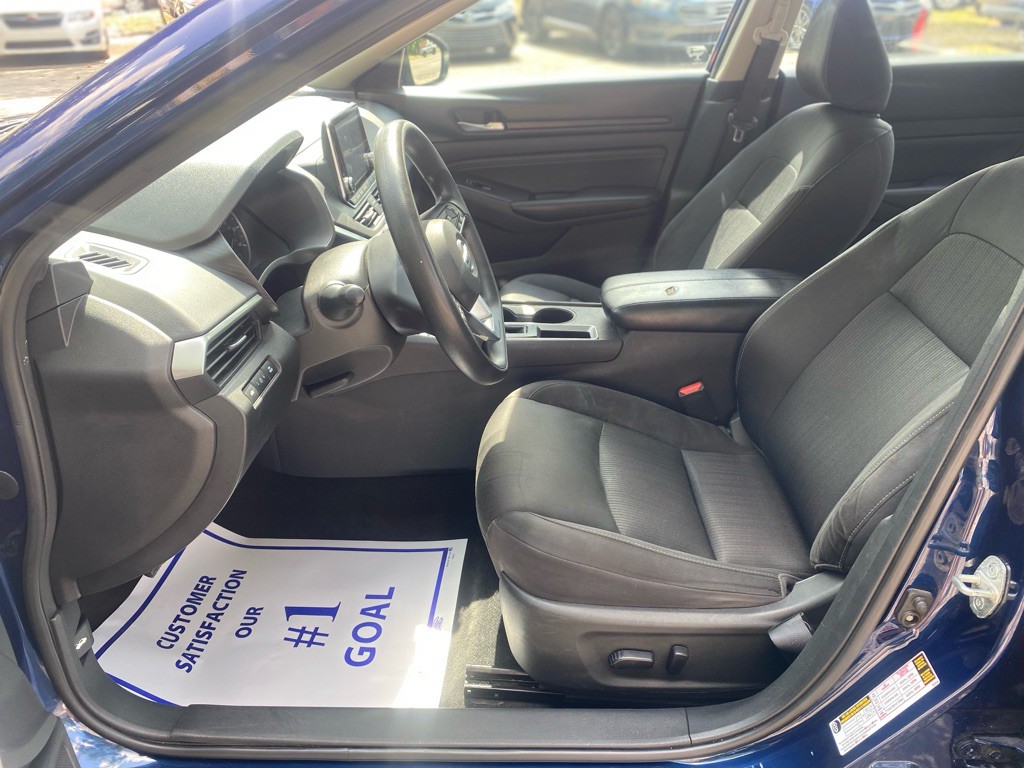 2019 Nissan Altima Image 12