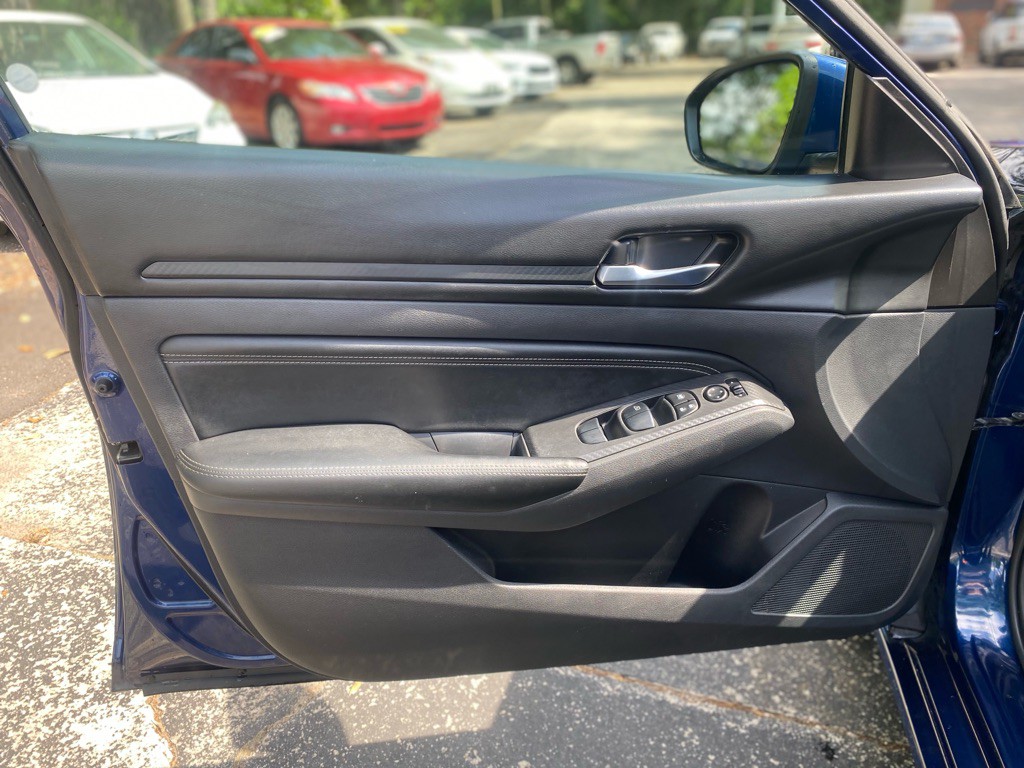 2019 Nissan Altima Image 13
