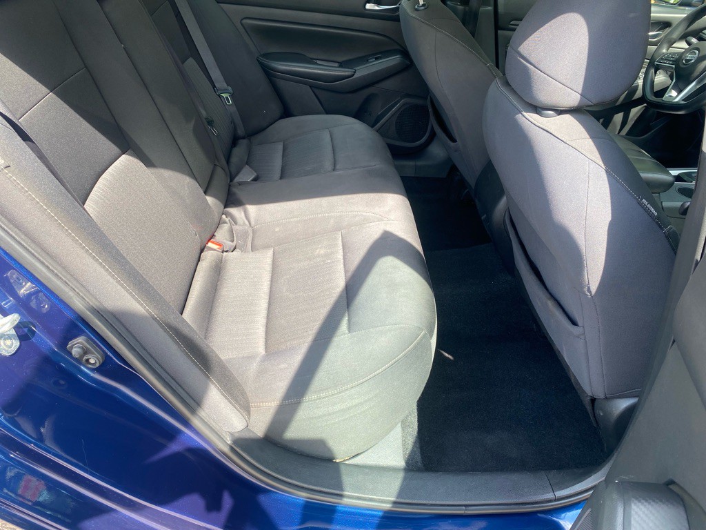 2019 Nissan Altima Image 17
