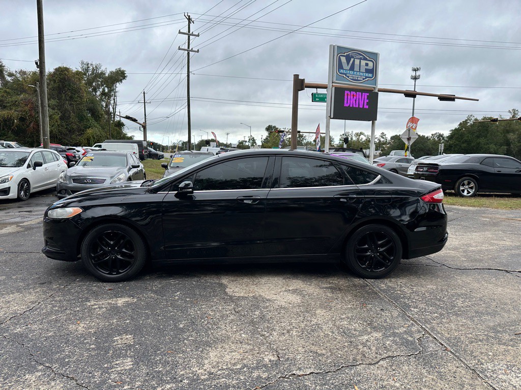 2016 Ford Fusion Image 2