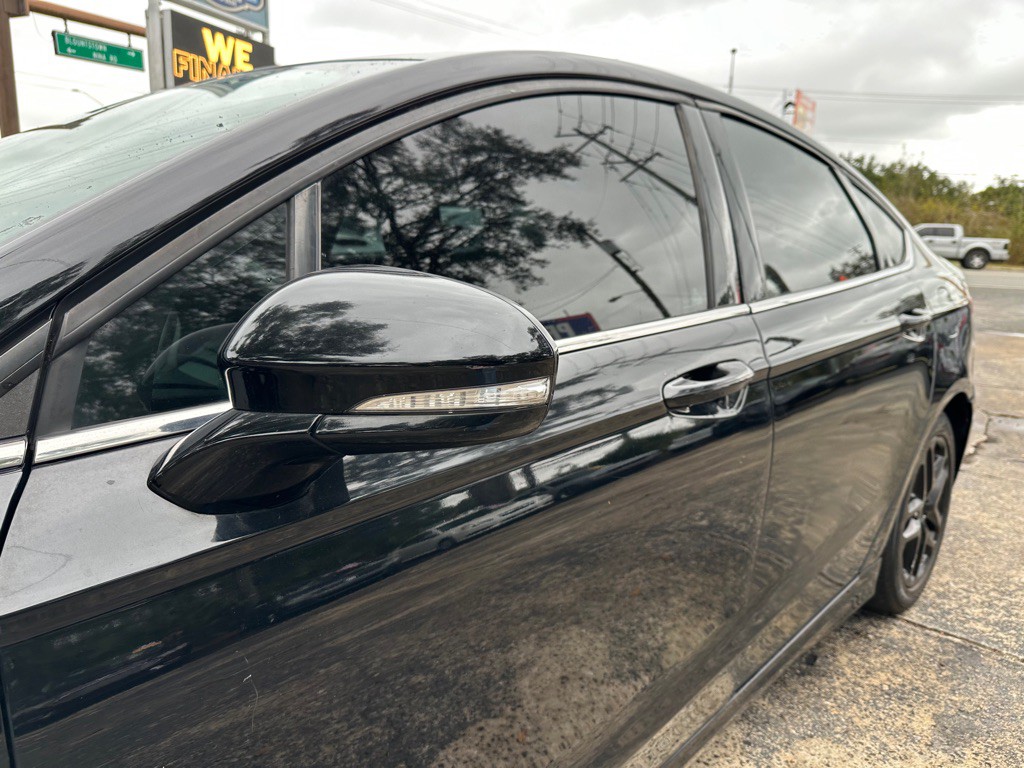 2016 Ford Fusion Image 12