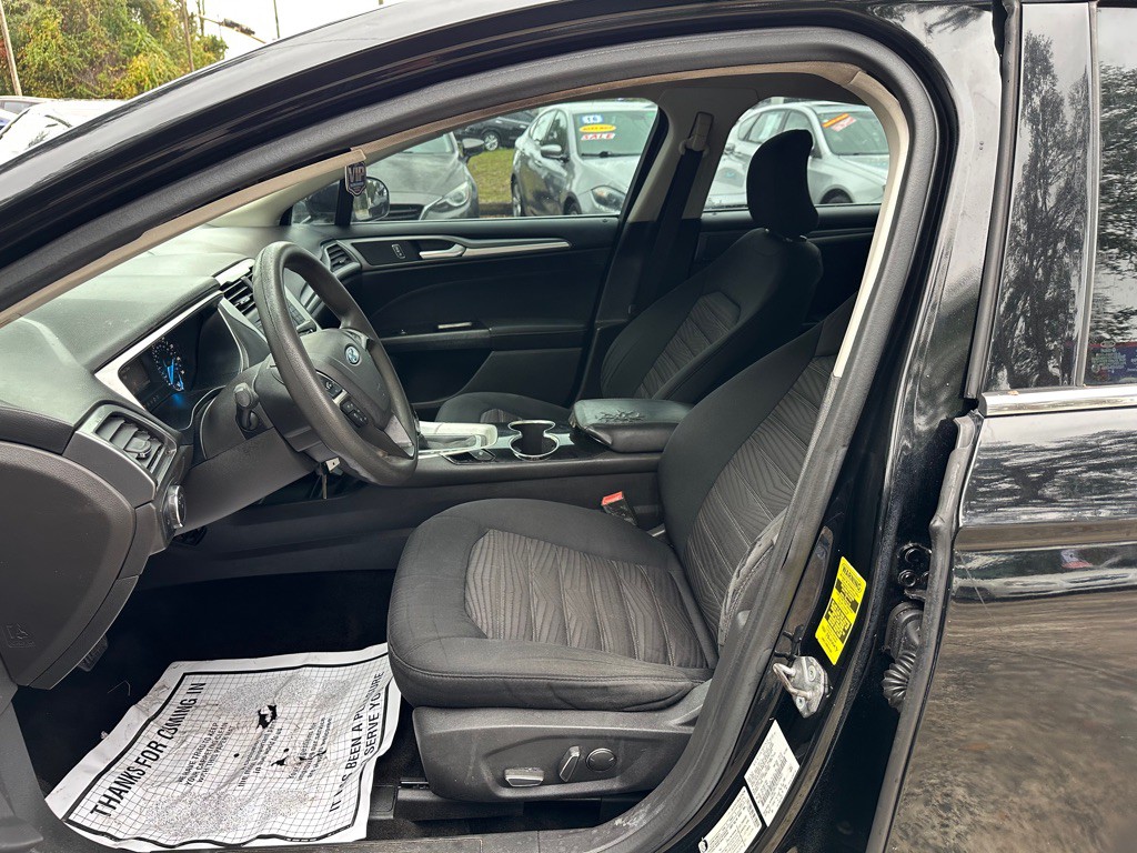 2016 Ford Fusion Image 13